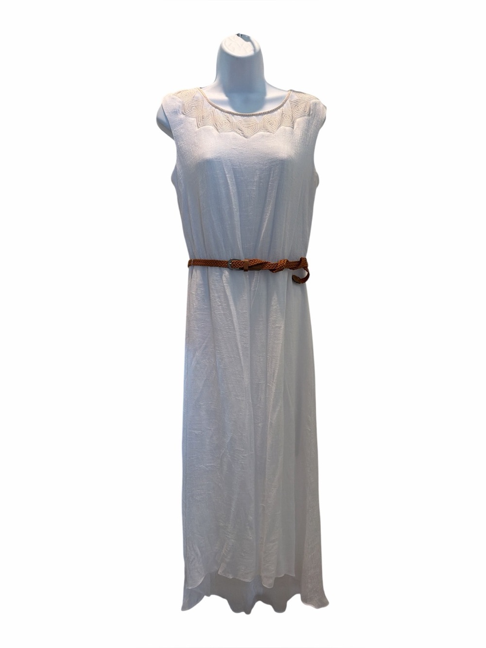 AGB White Sleeveless Maxi Dress size medium